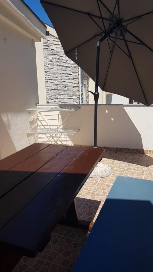 Apartments Kurilj Makarska Ngoại thất bức ảnh