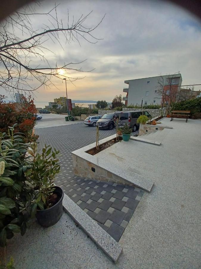 Apartments Kurilj Makarska Ngoại thất bức ảnh