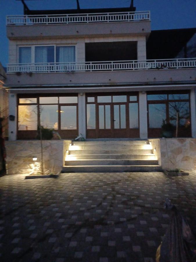 Apartments Kurilj Makarska Ngoại thất bức ảnh