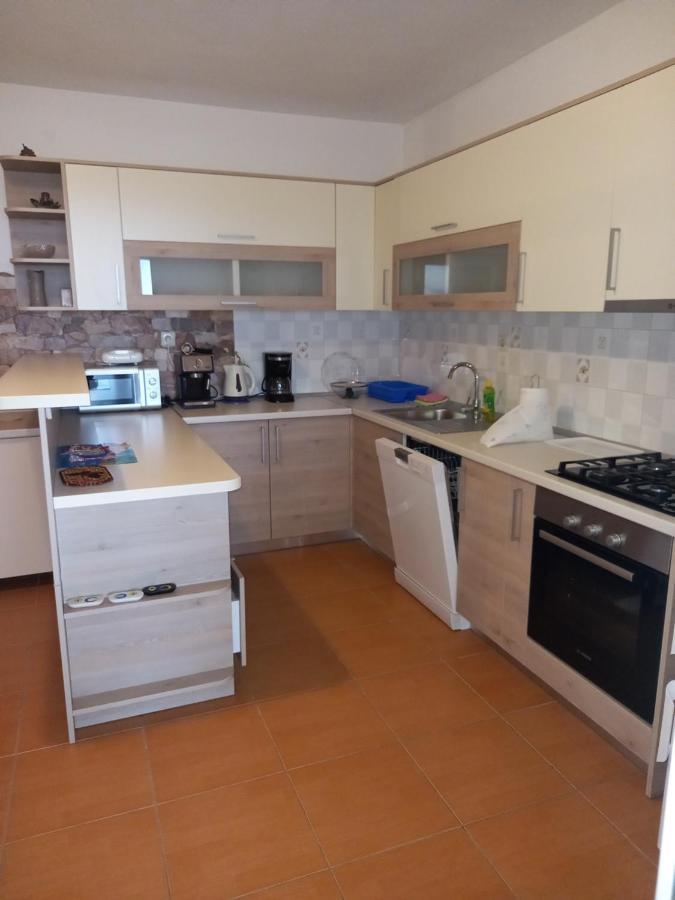 Apartments Kurilj Makarska Ngoại thất bức ảnh