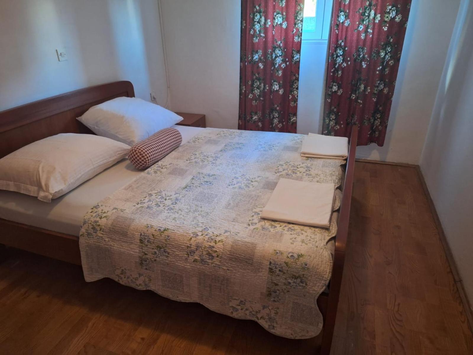 Apartments Kurilj Makarska Ngoại thất bức ảnh