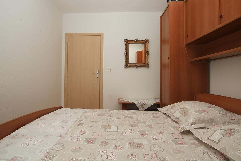 Apartments Kurilj Makarska Ngoại thất bức ảnh