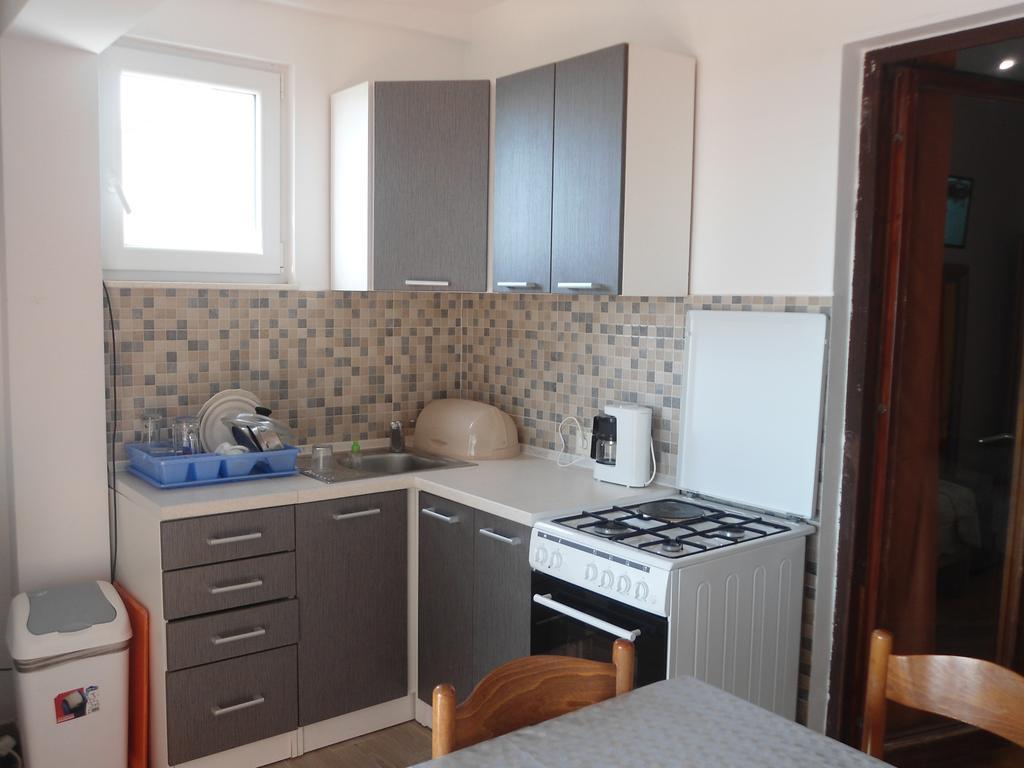Apartments Kurilj Makarska Ngoại thất bức ảnh