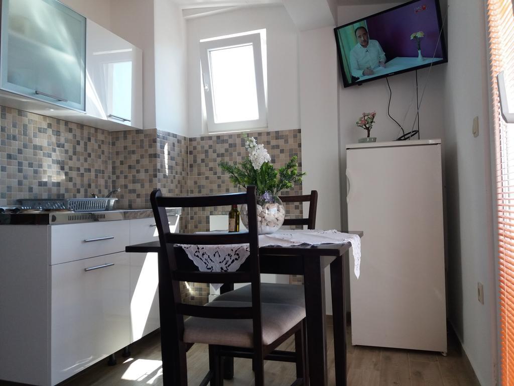 Apartments Kurilj Makarska Ngoại thất bức ảnh
